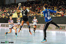 Смели с пути датчанок