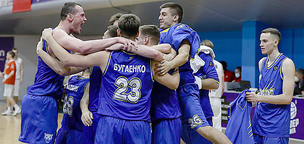 Одержана крупная победа. К тому же на выезде. Есть причина для радости! Фото с сайта БК «Барс-РГЭУ»