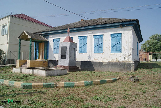 Это самое старое здание в Песчанокопском районе появилось в 1860 году.