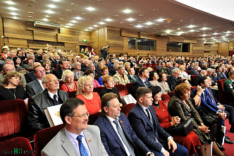 Комсомольская юность наша