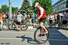 По улицам донской столицы промчал Ростовский вело парад