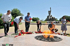 Участники памятной акции в Змиевской балке присоединились к Минуте молчания
