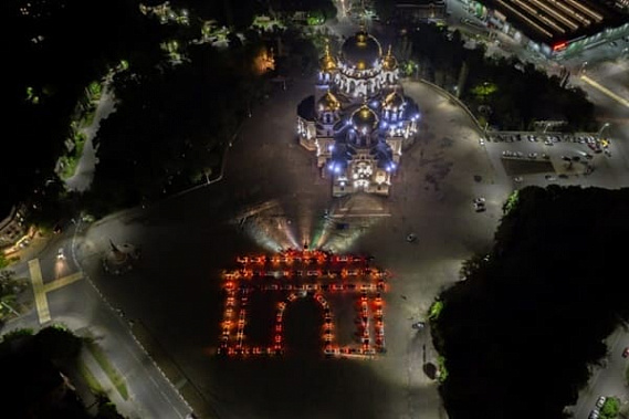 Новочеркасск поздравили фигурой триумфальной арки