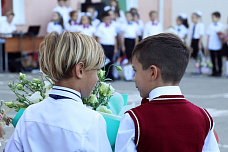 Туфли, бантики и форма: на Дону отметили первое сентября