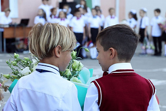 Туфли, бантики и форма: на Дону отметили первое сентября