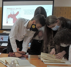 В ростовской школе № 49 напишут книгу о комсомолках-зенитчицах