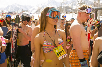 Рекорды бьют лыжники... без штанов