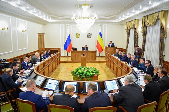На совещании в правительстве Ростовской области.