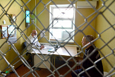 В колонии тоже лечат