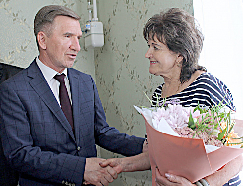 Татьяна ПАРАНИНА поблагодарила за жильё для внука первого заместителя губернатора РО Игоря ГУСЬКОВА.