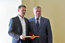 «Жить — значит, строить»...