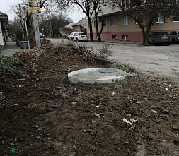 На улице Парижской Коммуны в Ростове наконец засыпали яму
