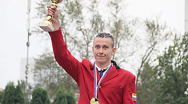 Чемпион России 2021 года по современному пятиборью Артем ПОРТЯНКО. Фото из открытых источников