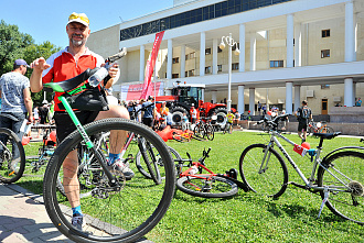 По улицам донской столицы прошел очередной велопробег «Ростсельмаш»