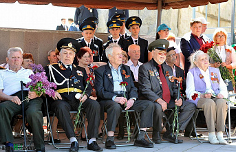 На братских могилах не ставят крестов