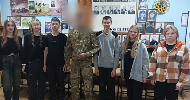 В Усть-Донецком районе герой СВО встретился со школьниками