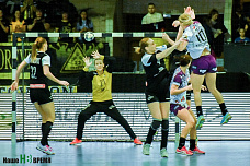 Смели с пути датчанок