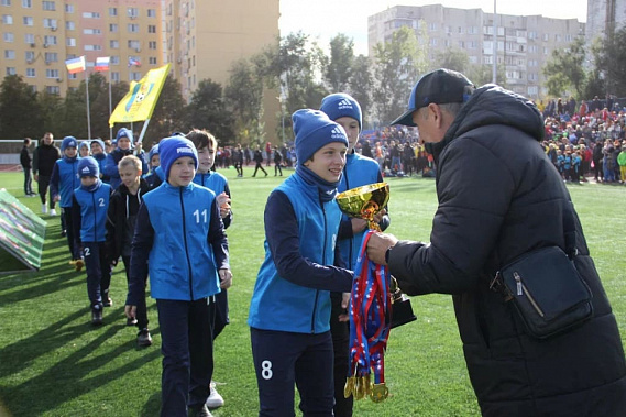 Получите, распишитесь… Кубок и медали за прошедший сезон вручены.