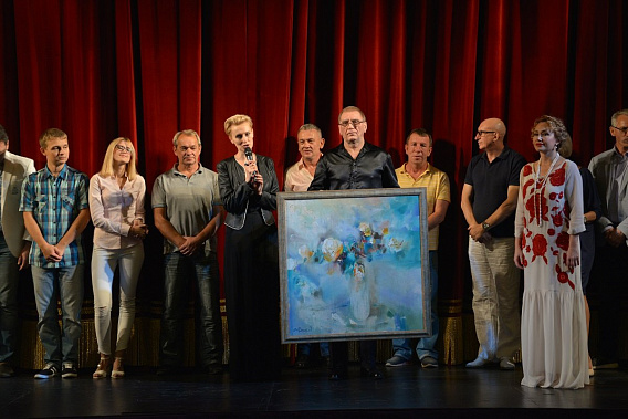 Теперь в Ростовском молодежном всегда будут Белые розы