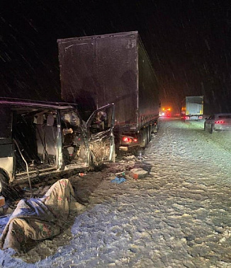 В Миллеровском районе в аварии погибли 3 человека, 6 человек пострадали