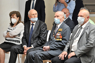 Два жителя Дона стали почетными гражданами регион