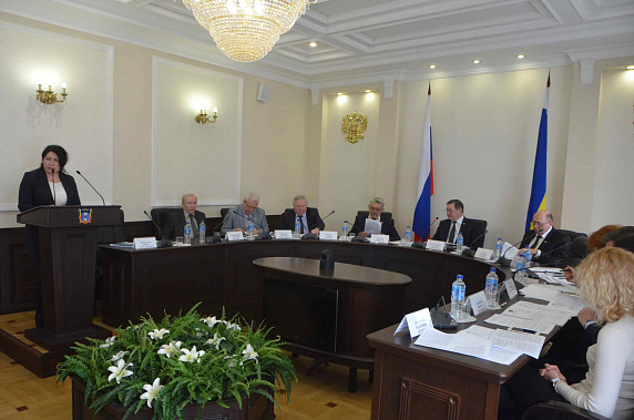 В докладе уполномоченного по правам ребенка в Ростовской области содержатся конкретные рекомендации и предложения в адрес министерств и ведомств... Фото c zsro.ru В докладе уполномоченного по правам ребенка в Ростовской области содержатся конкретные рекомендации и предложения в адрес министерств и ведомств... Фото c zsro.ru