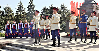 Автоколонна ДОСААФ России и Союза городов воинской славы посетила Ростов-на-Дону