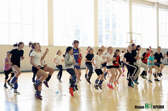 Без разминки играть нельзя...