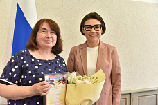 04 06 2025 Сотрудница ДГПБ стала лучшим работником культуры региона