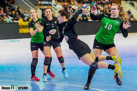 Гандбольная классика. Бросает Анна ВЯХИРЕВА, которую в декабре 2018 года признали лучшим игроком Европы.