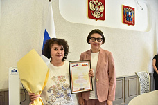 04 06 2025 Сотрудница ДГПБ стала лучшим работником культуры региона
