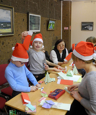 Экспонат для выставки-ярмарки можно было сделать здесь же, выбрав один из мастер-классов.