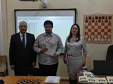 Александр Аношкин из Аксая выиграл рапид среди донских педагогов