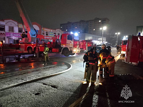 Крупный пожар произошел на рынке «Авангард» в Волгодонске