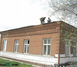 В микрорайоне Молчанове в Семикаракорске идет долгожданный ремонт Дома культуры