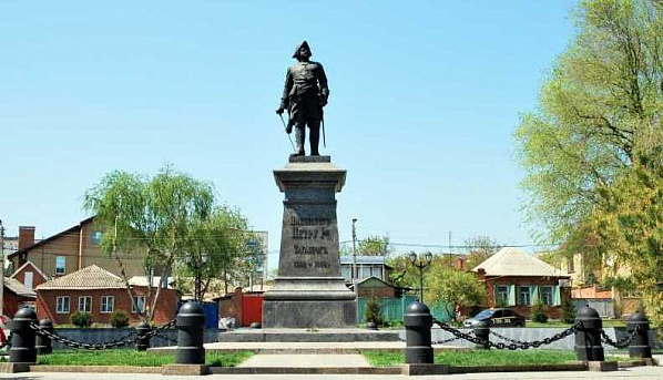 Памятник Петру I в Таганроге. Источник фото: keeptravel.com