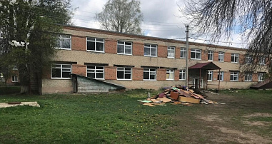 В слободе Кашары начали капремонт здания начальной школы
