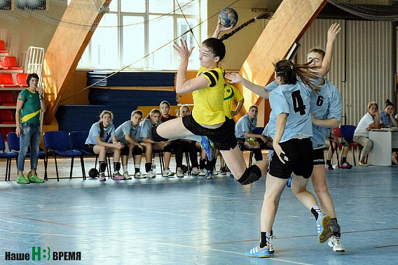 Матч за третье место. Атакует игрок сборной команды Ростовской области...