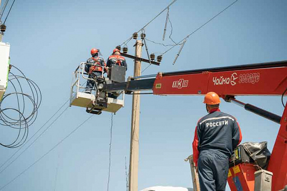 Восстановили подачу электроэнергии в пострадавшие от непогоды населенные пункты Дона