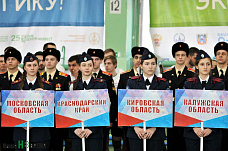 Всю неделю на манеже