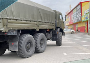 Очевидцы сообщили о возобновлении военного присутствия на Аксайских рынках