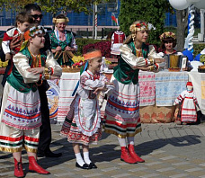 Веселится и танцует весь Ростов_25514