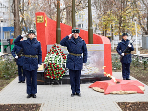 Подвиг героев не забудется...