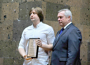 С наступающим профессиональным праздником, коллеги!