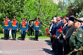 06 05 2025 В канун Дня Победы на ростовском мемориале «Кумженская роща» зажжен Вечный огонь