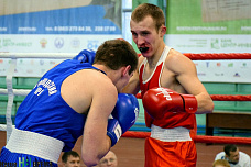 Ринг поставили в манеже