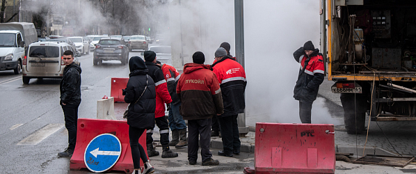 А в центре Ростова снова порыв на теплотрассе... Источник фото: 161.ru