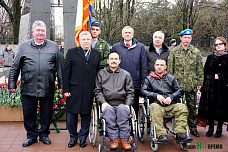 Долг выполняют честно