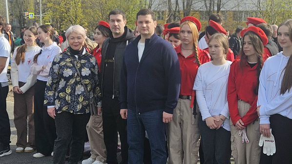 В Ростове-на-Дону начали общегородской субботник и День древонасаждения