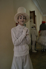 Спектакль «Новогоднее представление» от «Ветра перемен» прошел во Дворце творчества детей и молодежи в Ростове